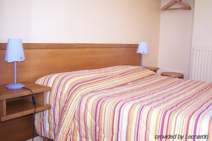 Brit Hotel Les Alizes Порник Екстериор снимка