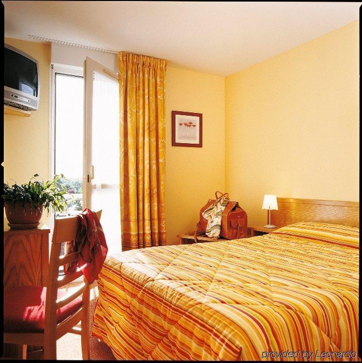 Brit Hotel Les Alizes Порник Екстериор снимка